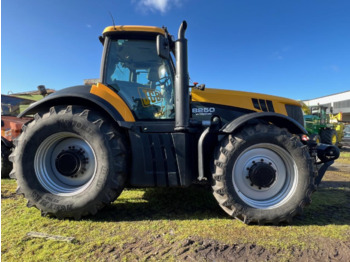 Tractor JCB