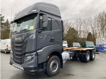 Chassis vrachtwagen IVECO X-WAY