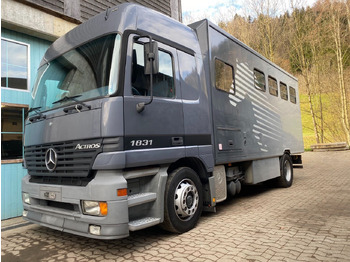 Paardenvrachtwagen MERCEDES-BENZ Actros 1831