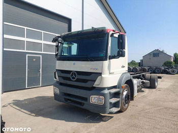 Chassis vrachtwagen MERCEDES-BENZ Axor 1833