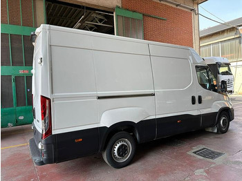 Gesloten bestelwagen Iveco 35S16: afbeelding 4