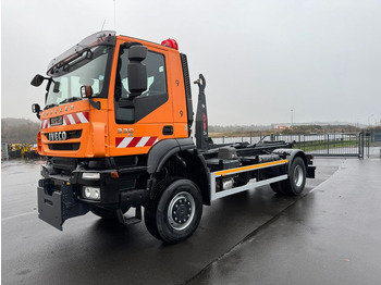 Leasing Iveco Trakker 330 4x4 Multilift  XR 10 S  Winterdienst  Iveco Trakker 330 4x4 Multilift  XR 10 S  Winterdienst: afbeelding 1