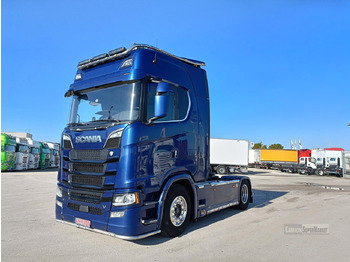 Trekker SCANIA S 520