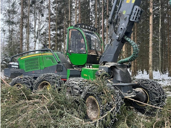 Harvester JOHN DEERE