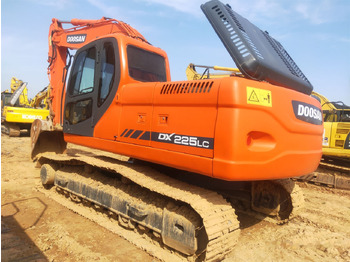 Rupsgraafmachine DOOSAN DX225LC