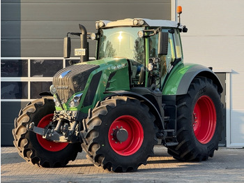 Tractor FENDT 826 Vario