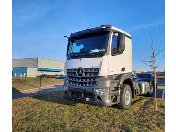 Trekker MERCEDES-BENZ Arocs 1851