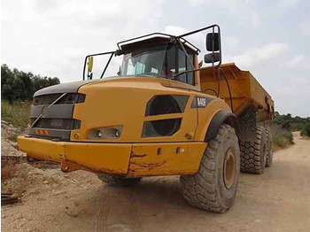 Kiepwagen met knikbesturing VOLVO A40F