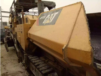 Asfaltafwerkmachine CATERPILLAR