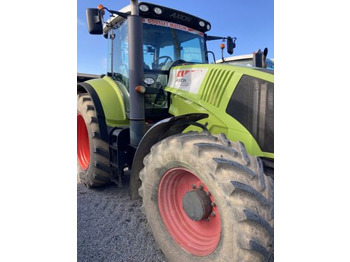 Tractor CLAAS Axion 820