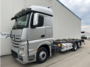 Containertransporter/ Wissellaadbak vrachtwagen MERCEDES-BENZ Actros 2545