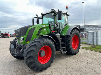 Tractor FENDT 826 Vario