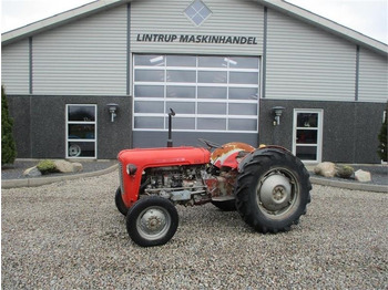 Tractor MASSEY FERGUSON