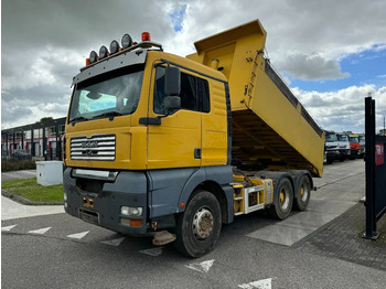 Kipper vrachtwagen MAN TGA 26.530