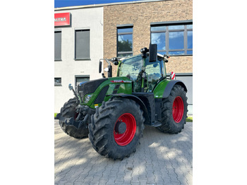 Tractor FENDT 724 Vario