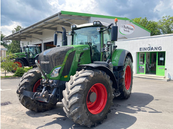 Tractor FENDT 826 Vario