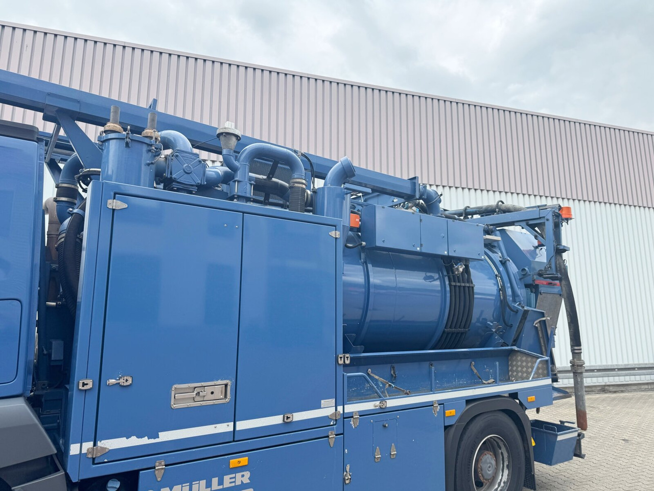 Leasing Mercedes-Benz Arocs 1843 L 4x2 Arocs 1843 L 4x2, Müller Canalmaster ca. 8m³, Standheizung, Funk Mercedes-Benz Arocs 1843 L 4x2 Arocs 1843 L 4x2, Müller Canalmaster ca. 8m³, Standheizung, Funk: afbeelding 6 Leasing Mercedes-Benz Arocs 1843 L 4x2 Arocs 1843 L 4x2, Müller Canalmaster ca. 8m³, Standheizung, Funk Mercedes-Benz Arocs 1843 L 4x2 Arocs 1843 L 4x2, Müller Canalmaster ca. 8m³, Standheizung, Funk: afbeelding 6