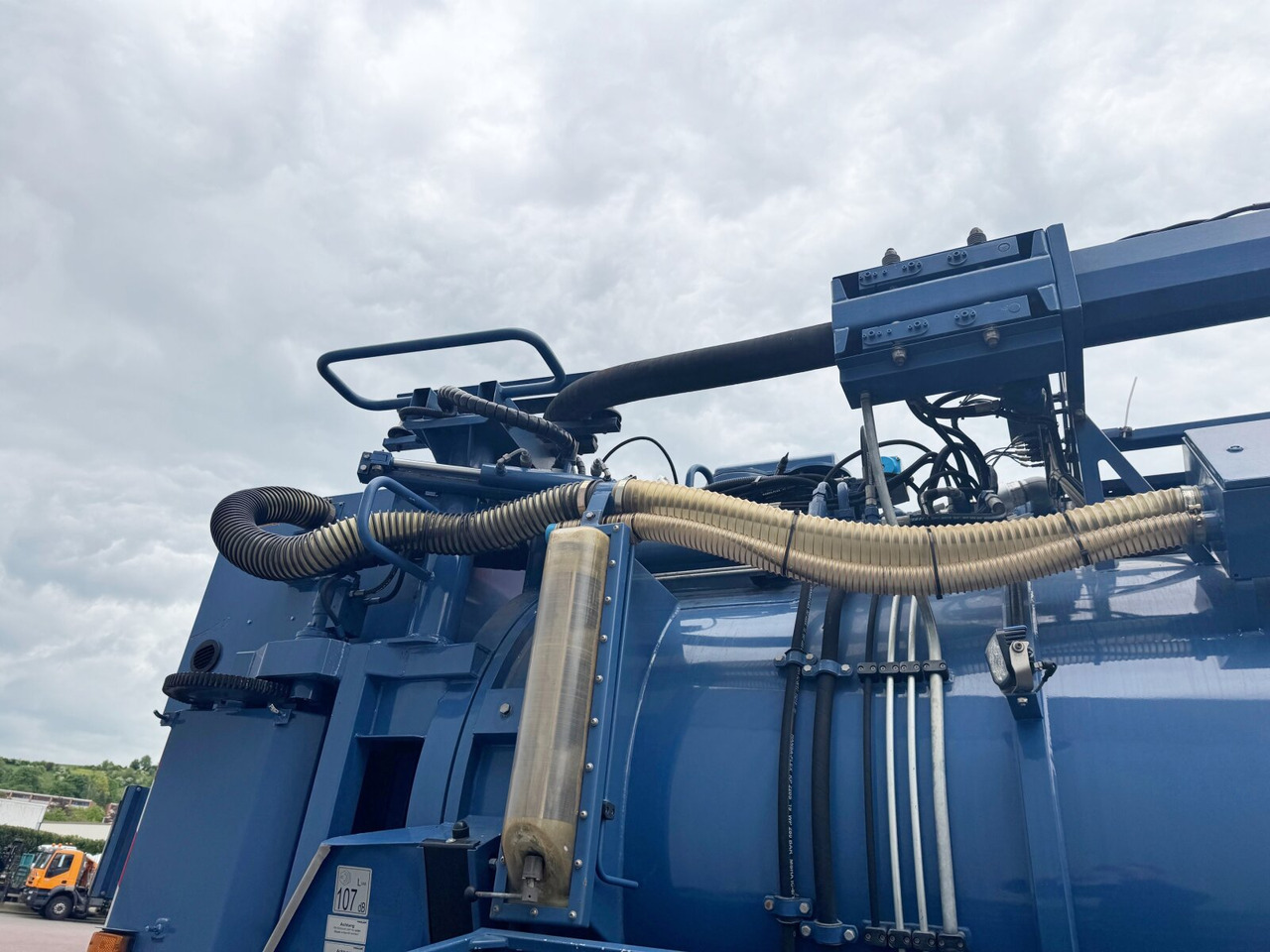 Leasing Mercedes-Benz Arocs 1843 L 4x2 Arocs 1843 L 4x2, Müller Canalmaster ca. 8m³, Standheizung, Funk Mercedes-Benz Arocs 1843 L 4x2 Arocs 1843 L 4x2, Müller Canalmaster ca. 8m³, Standheizung, Funk: afbeelding 12 Leasing Mercedes-Benz Arocs 1843 L 4x2 Arocs 1843 L 4x2, Müller Canalmaster ca. 8m³, Standheizung, Funk Mercedes-Benz Arocs 1843 L 4x2 Arocs 1843 L 4x2, Müller Canalmaster ca. 8m³, Standheizung, Funk: afbeelding 12