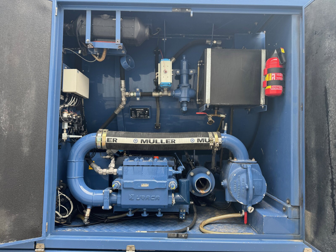 Leasing Mercedes-Benz Arocs 1843 L 4x2 Arocs 1843 L 4x2, Müller Canalmaster ca. 8m³, Standheizung, Funk Mercedes-Benz Arocs 1843 L 4x2 Arocs 1843 L 4x2, Müller Canalmaster ca. 8m³, Standheizung, Funk: afbeelding 10 Leasing Mercedes-Benz Arocs 1843 L 4x2 Arocs 1843 L 4x2, Müller Canalmaster ca. 8m³, Standheizung, Funk Mercedes-Benz Arocs 1843 L 4x2 Arocs 1843 L 4x2, Müller Canalmaster ca. 8m³, Standheizung, Funk: afbeelding 10