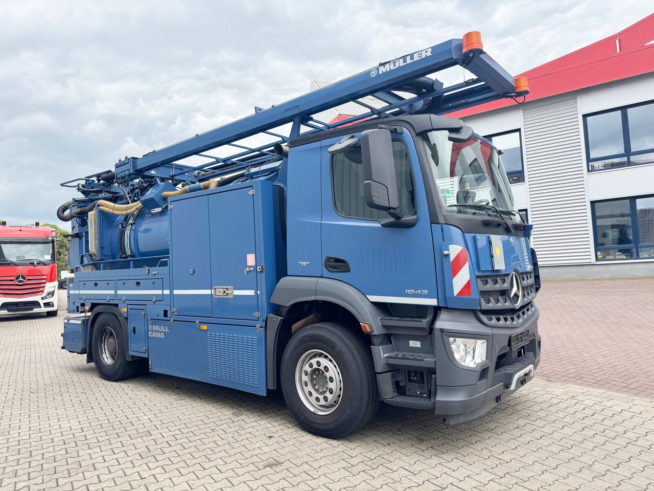 Leasing Mercedes-Benz Arocs 1843 L 4x2 Arocs 1843 L 4x2, Müller Canalmaster ca. 8m³, Standheizung, Funk Mercedes-Benz Arocs 1843 L 4x2 Arocs 1843 L 4x2, Müller Canalmaster ca. 8m³, Standheizung, Funk: afbeelding 9 Leasing Mercedes-Benz Arocs 1843 L 4x2 Arocs 1843 L 4x2, Müller Canalmaster ca. 8m³, Standheizung, Funk Mercedes-Benz Arocs 1843 L 4x2 Arocs 1843 L 4x2, Müller Canalmaster ca. 8m³, Standheizung, Funk: afbeelding 9