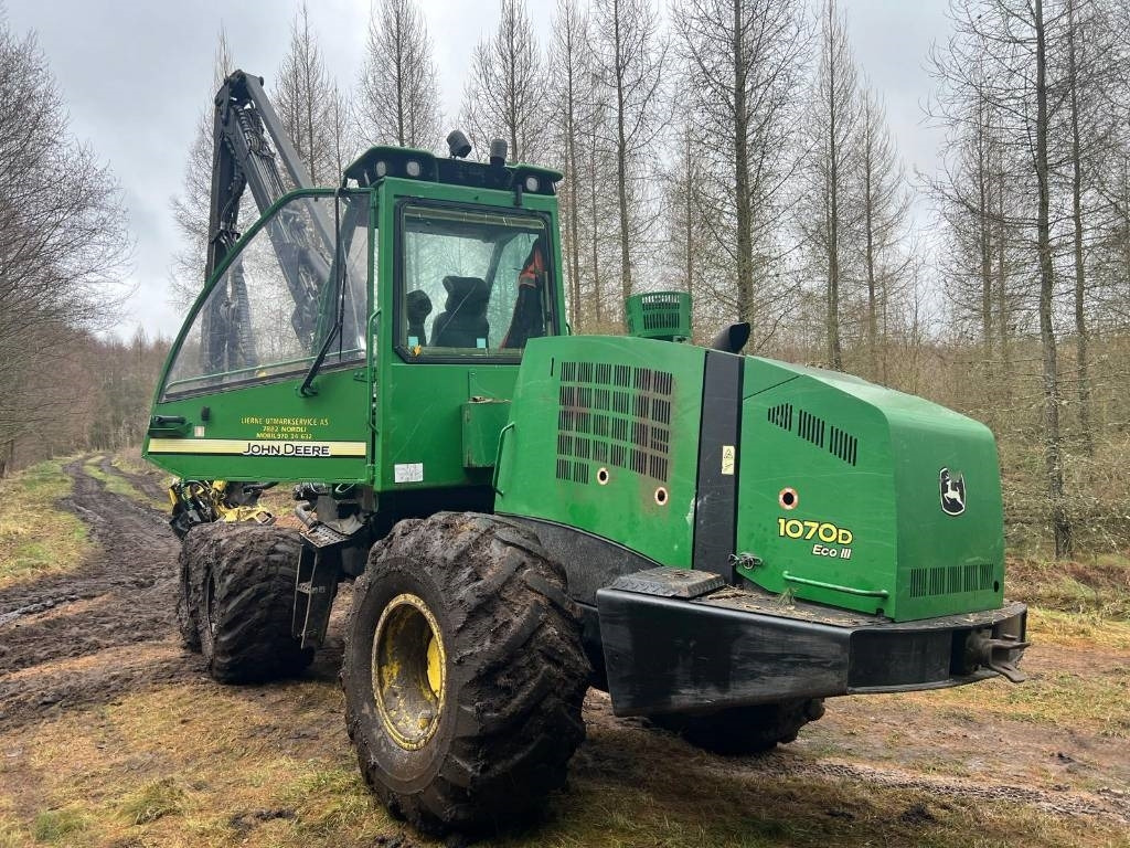 Harvester John Deere 1070 D: afbeelding 8