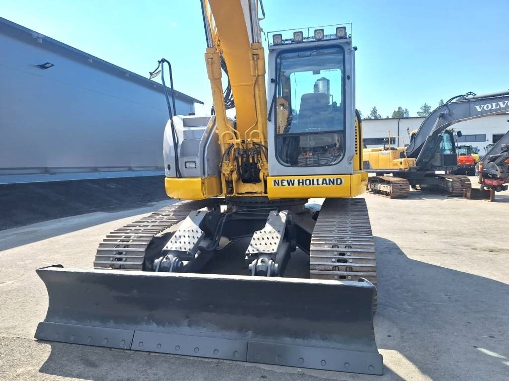 Rupsgraafmachine New Holland E235BSRLC PYÖRITTÄJÄLLÄ: afbeelding 7