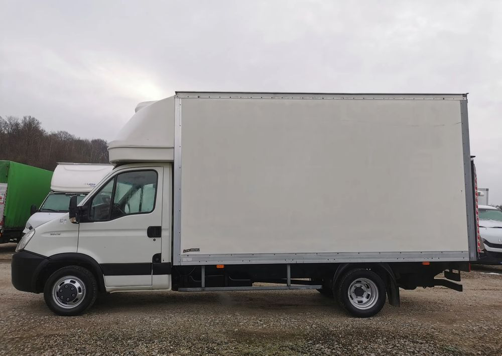 Leasing  Iveco 3.0-150KM Daily 35C15 Kontener winda Dhollandia 750kg długi 35-150 Klimatyzacja długi rozstaw Iveco 3.0-150KM Daily 35C15 Kontener winda Dhollandia 750kg długi 35-150 Klimatyzacja długi rozstaw: afbeelding 8