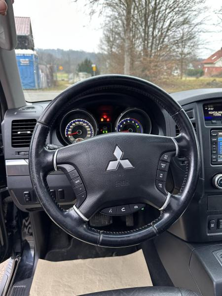 Personenwagen Mitsubishi PAJERO 3.2 TDI lang  Leder*Klima*Aut*Navi*AHK*1. Hand*Euro4* Voll: afbeelding 33