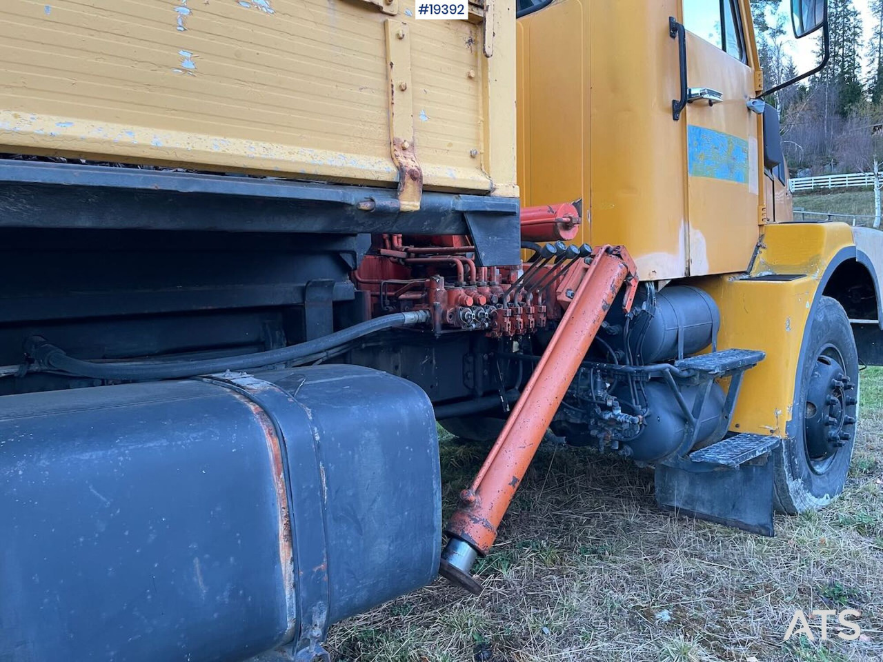 Vrachtwagen met open laadbak, Kraanwagen Volvo N720: afbeelding 36