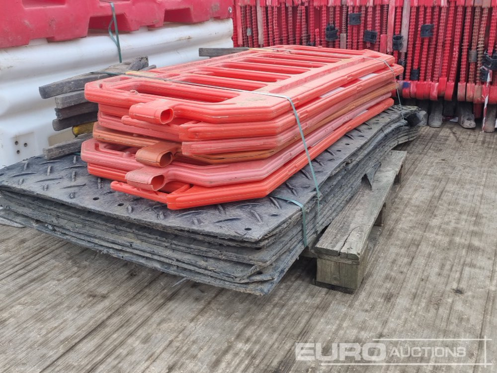 Bouwmaterieel Bundle of Plastic Pedestrian Safety Barrier (5 of), Bundle of Metal Pedestrian Barrier (3 of), Bundle of Water Filled Barrier (3 of), Bundle of Plastic Mats: afbeelding 14